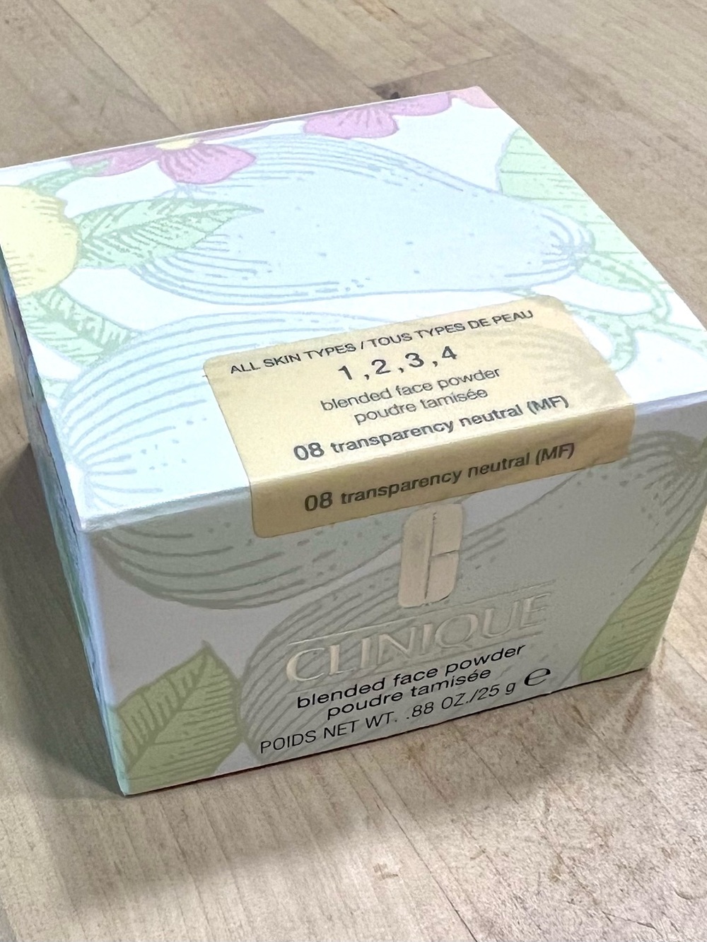 Clinique Blended Face Powder - Transparency Neutral
